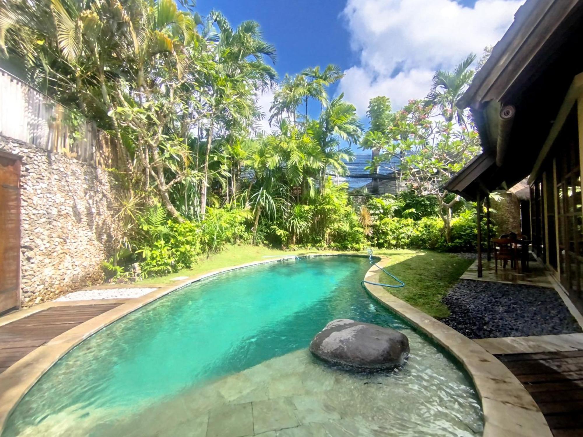 Kubu Villa *